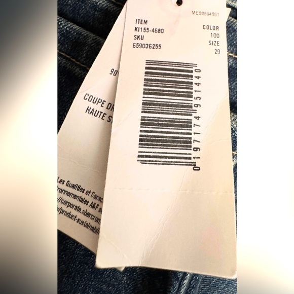 NWT Abercrombie & Fitch Ultra High Rise 90s Straight Jean Dark Wash Size 29 / 8R - Picture 8 of 9